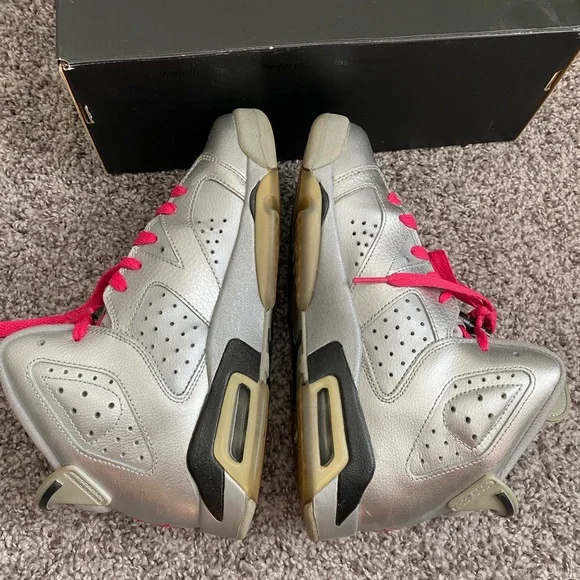 Air Jordan 6 Retro Metallic Silver/Pink/Black Youth size 5.5 - Picture 4 of 8